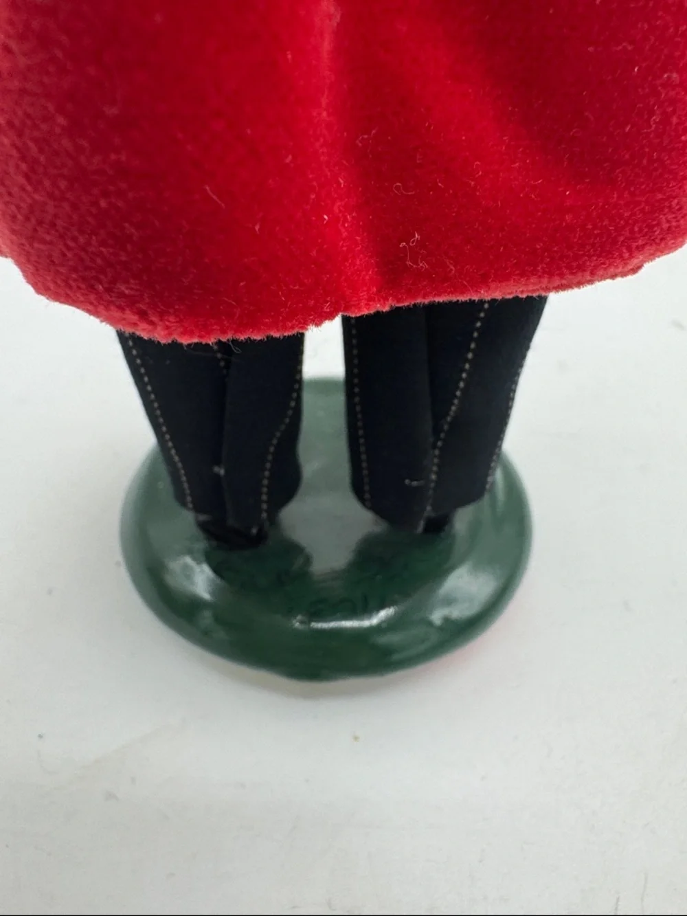 Byers choice Victorian Caroler Victorian Shopper